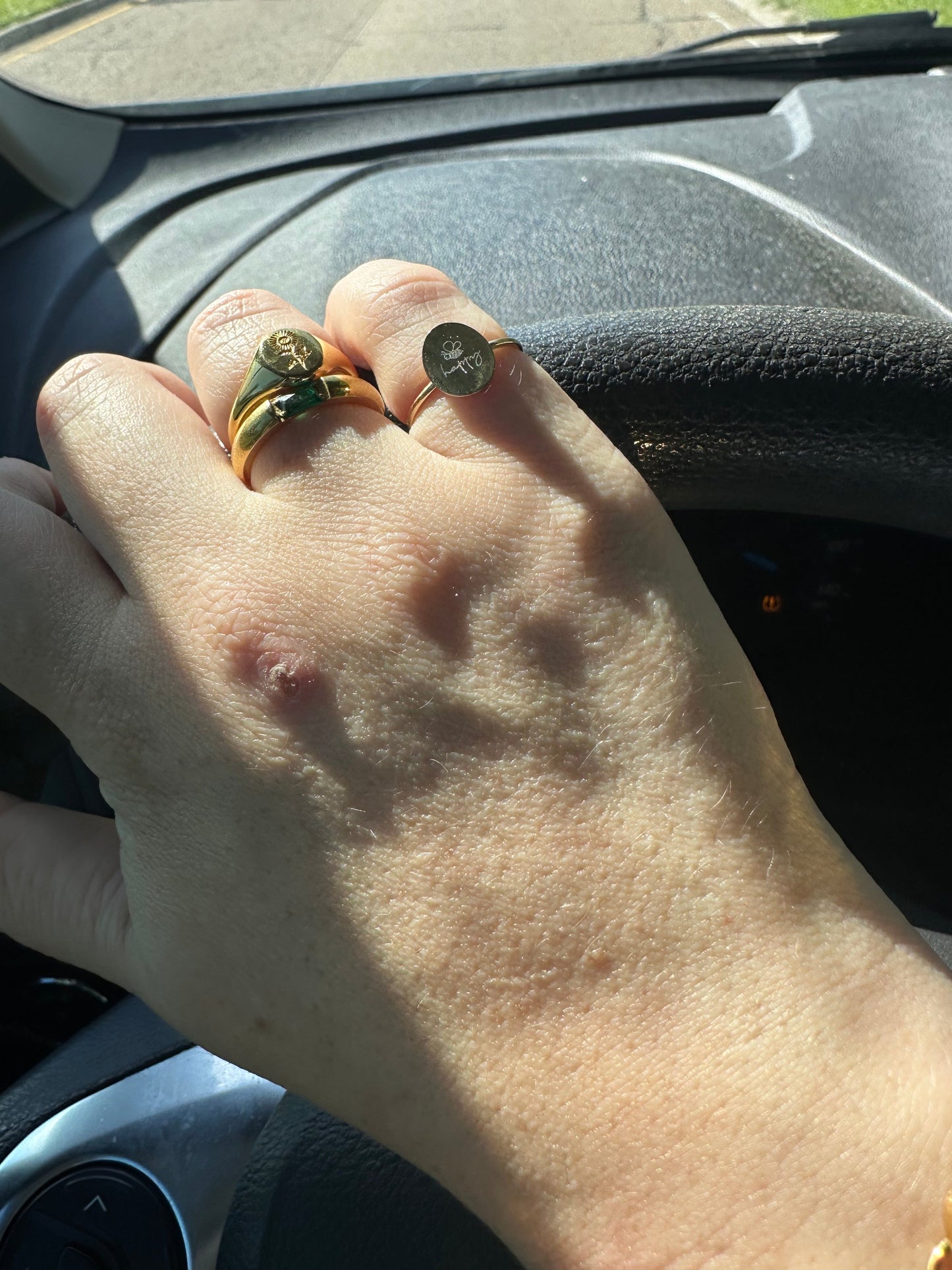 DRIP JEWELRY Bee Happy Ring
