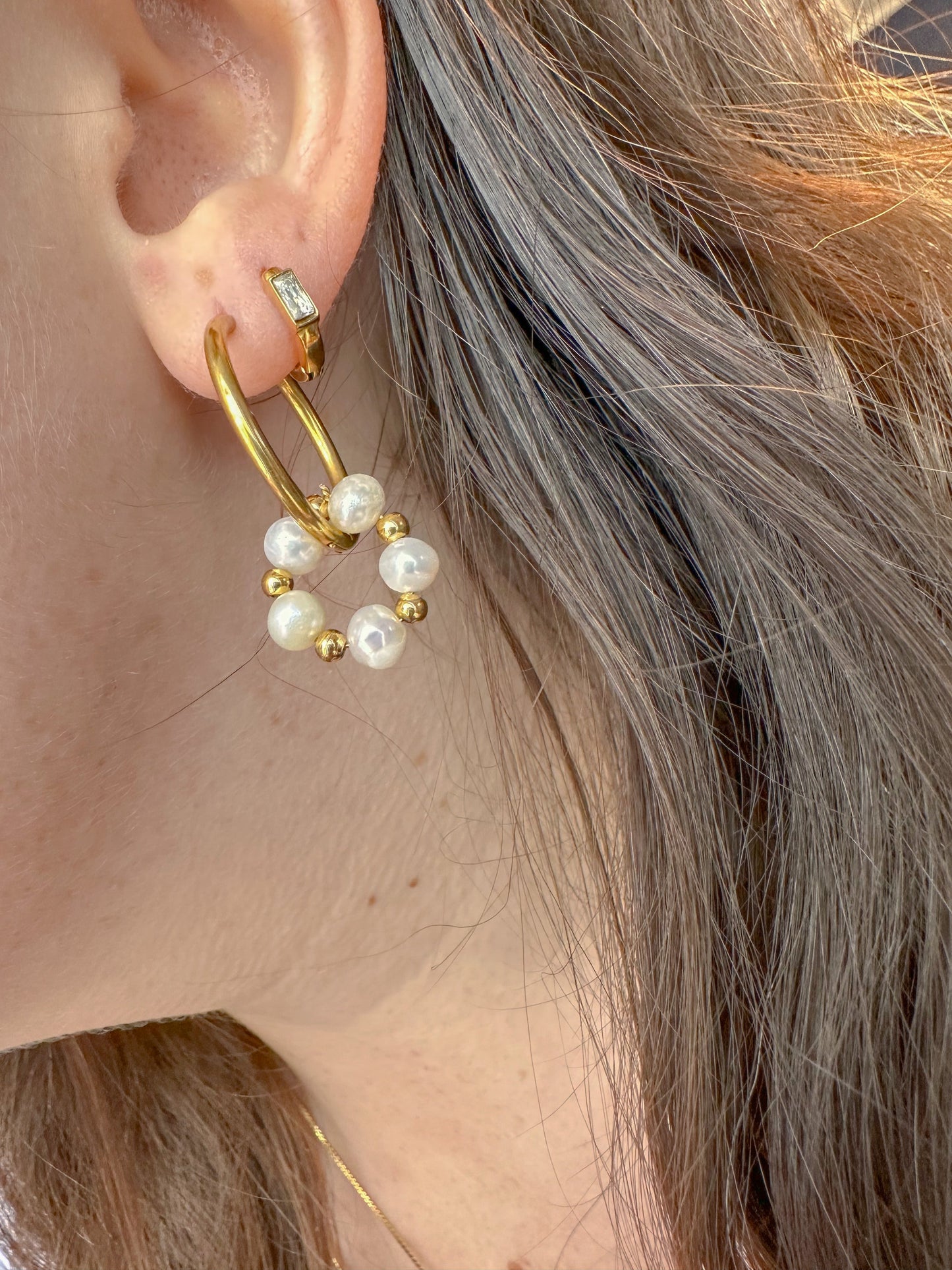 DRIP JEWELRY Pearl and Bead Circle Hoop