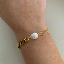 Load image into Gallery viewer, DRIP JEWELRY Asymmetric Pearl Bracelet
