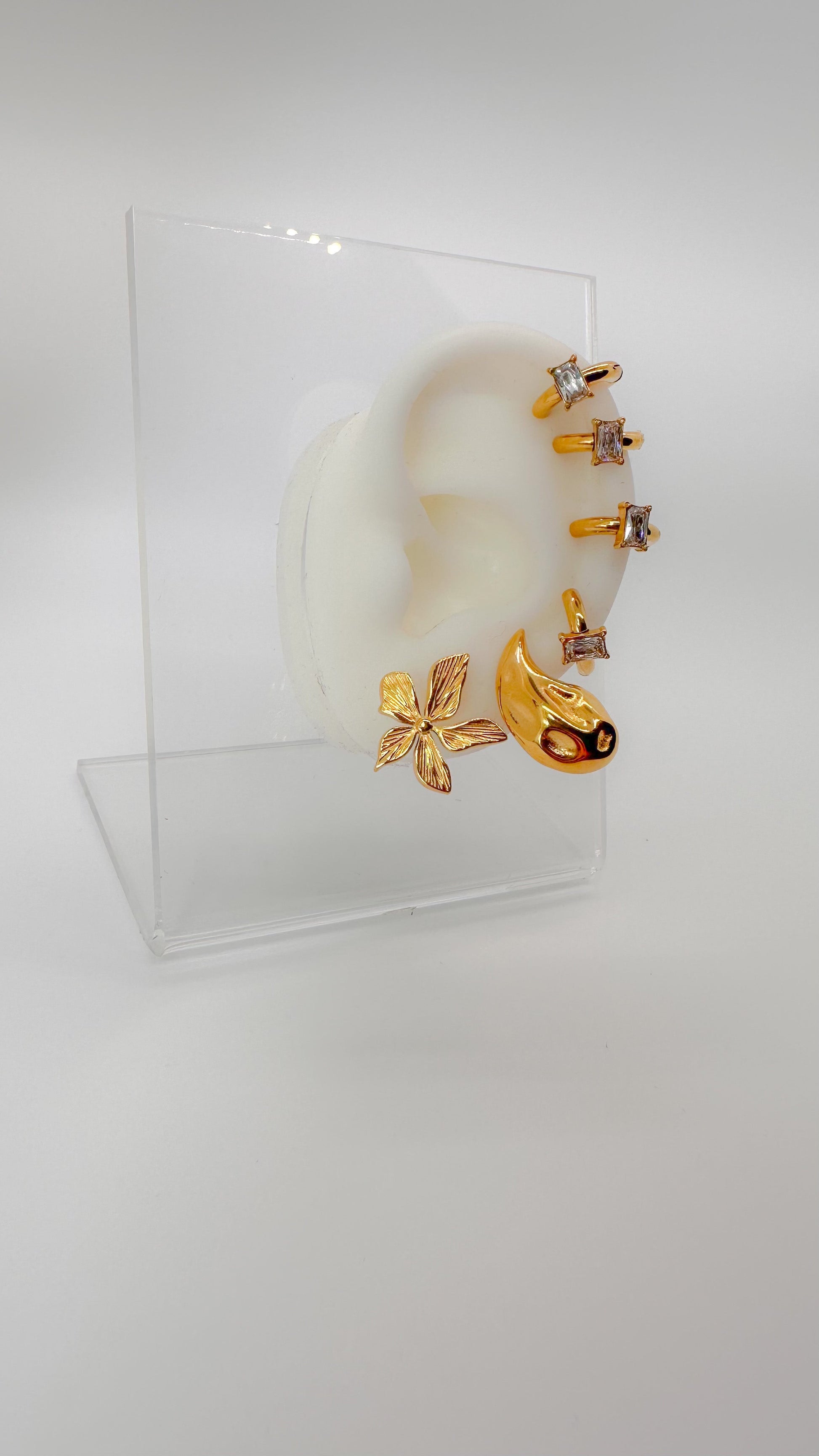 DRIP JEWELRY Earrings Gold Baguette CUFF earring