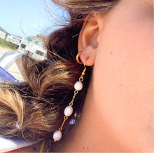 Load image into Gallery viewer, DRIP JEWELRY Earrings Triple Pearl Drop 2.0
