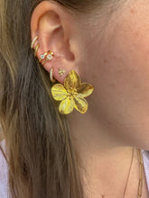Load image into Gallery viewer, DRIP JEWELRY Flower Power Earrings
