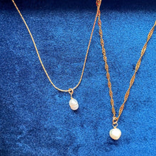 Load image into Gallery viewer, DRIP JEWELRY NECKLACES Mini Pearl Necklace
