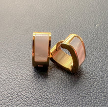 Load image into Gallery viewer, DRIP JEWELRY Opearly Huggies
