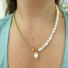 Load image into Gallery viewer, DRIP JEWELRY Pearl Rope Necklace
