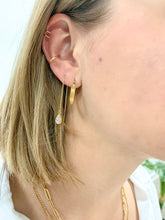 Load image into Gallery viewer, Drip Jewelry Earrings Textured Stripey Hoops

