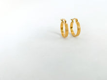 Load image into Gallery viewer, Drip Jewelry Earrings Textured Stripey Hoops
