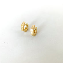 Load image into Gallery viewer, DRIP JEWELRY Tiny Squared Textured Huggies
